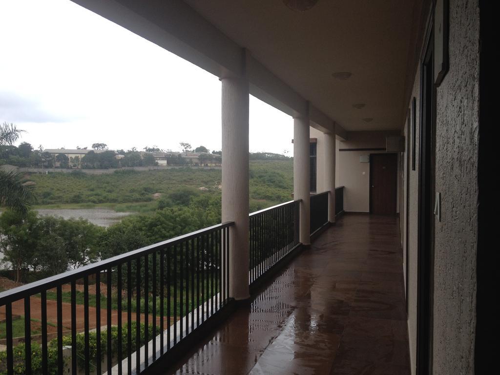 Cotton County Club And Resort Hubli Ruang foto