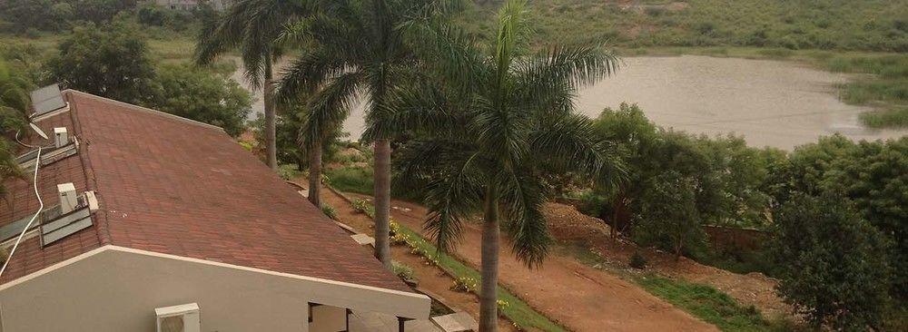 Cotton County Club And Resort Hubli Bagian luar foto