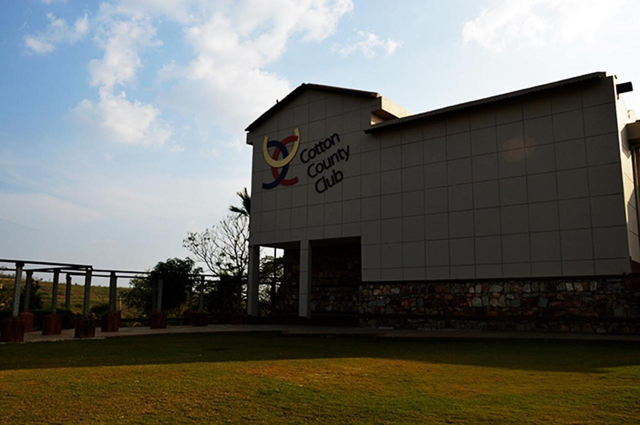 Cotton County Club And Resort Hubli Bagian luar foto