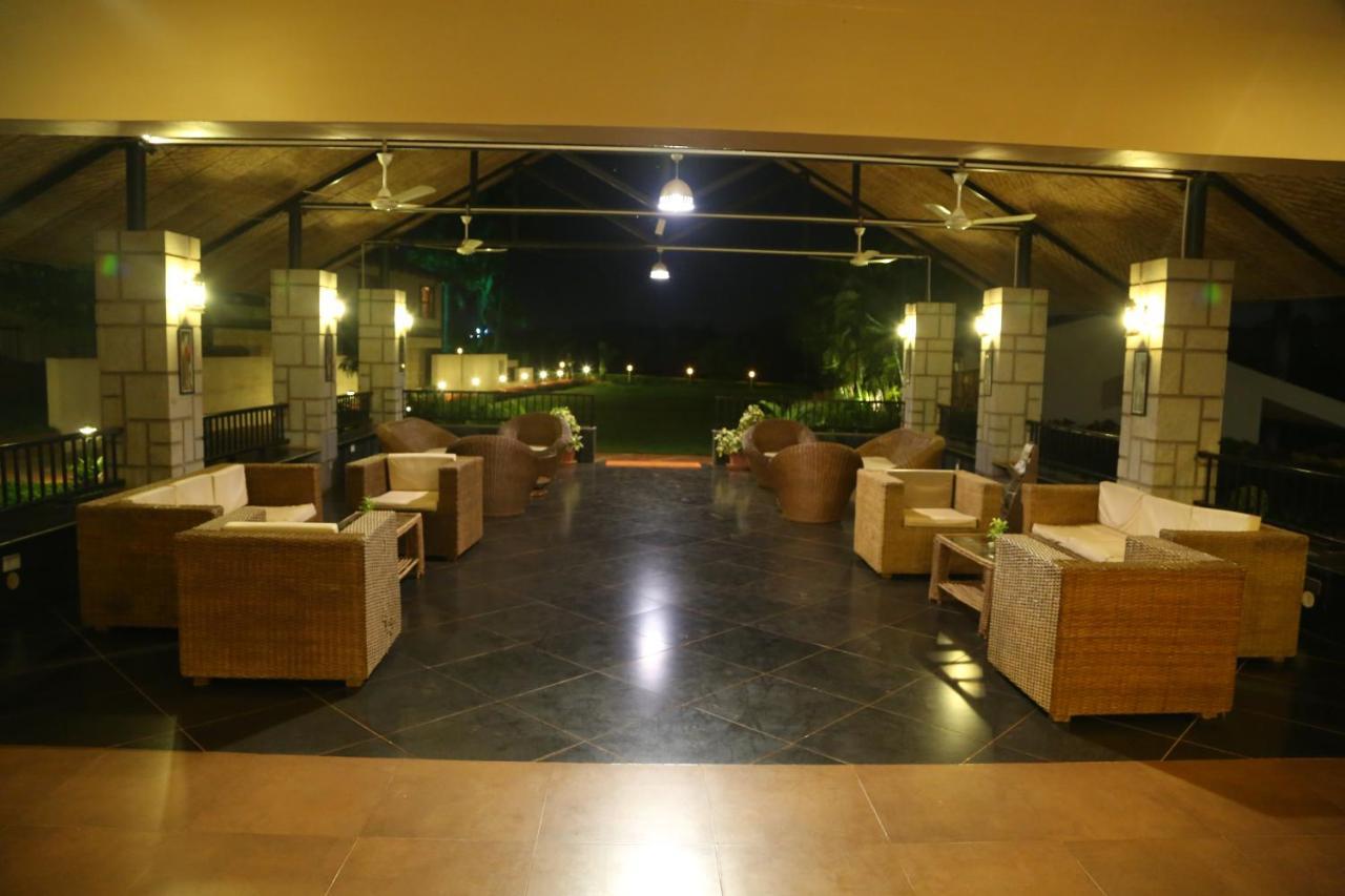 Cotton County Club And Resort Hubli Bagian luar foto