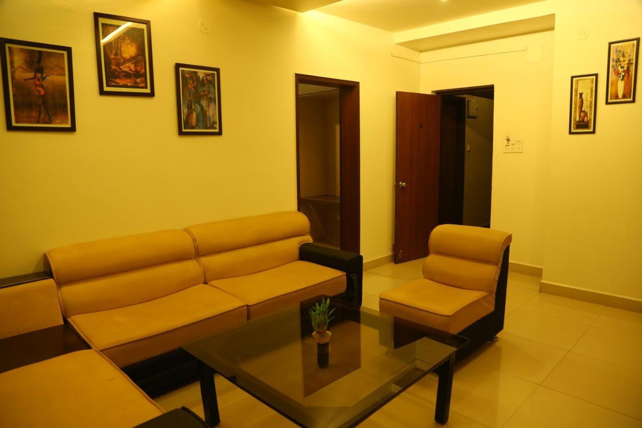 Cotton County Club And Resort Hubli Bagian luar foto