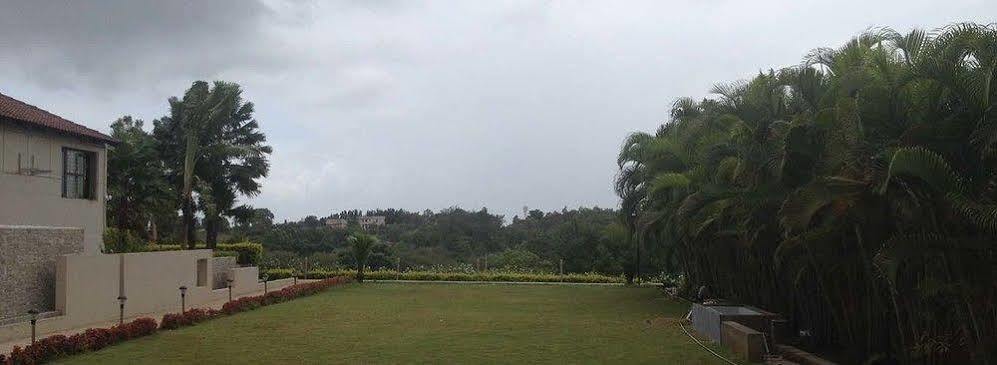 Cotton County Club And Resort Hubli Bagian luar foto